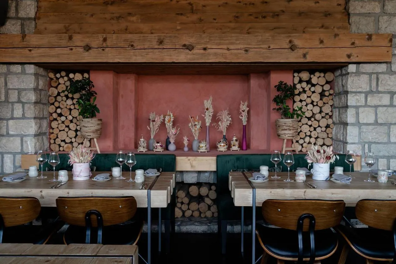Hotel Les Roches Fleuries Кордон